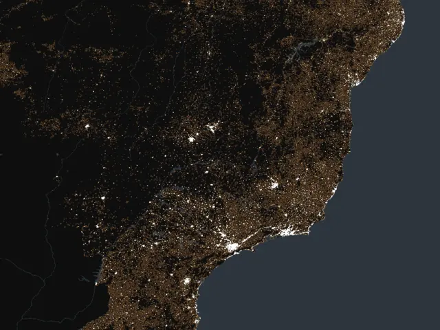 Map of Brazil formed by dots marking every religious establishment in the country